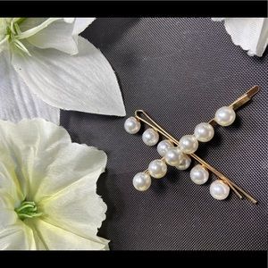 Pearl hair pins
